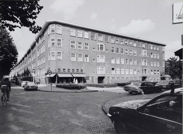 Adriaan van Bergenstraat, hoek Willem de Zwijgerlaan, 1981. Bron: beeldbank, Stadsarchief Amsterdam 
