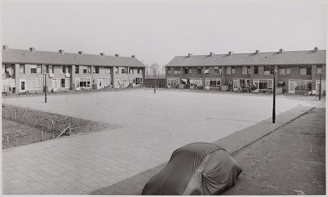 Joost Bilhamerstraat, links de achterzijde van de huizen aan de Pieter Postsingel 38-32, rechts de achterzijde van de Cornelis Vriendstraat 37-25 Bron: beeldbank, Stadsarchief Amsterdam 