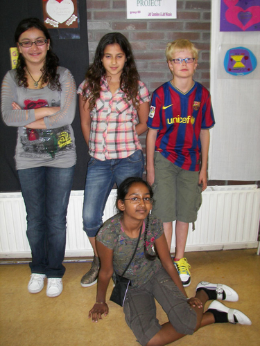 Yelda, Nadira, Romme en Nanda wie, wat, wanneer, waar Foto: Angar Veerkamp, juni 2010 